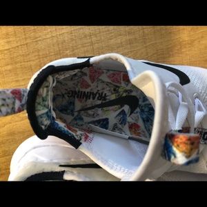 Women’s size 8 Nike training sneaker